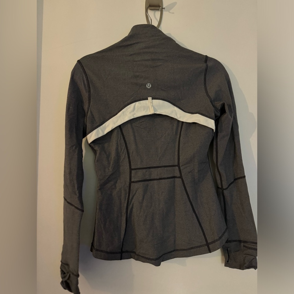 Lululemon Define Jacket - Picture 4 of 4